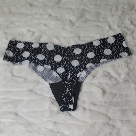 Victoria's Secret - Picture 4 of 6